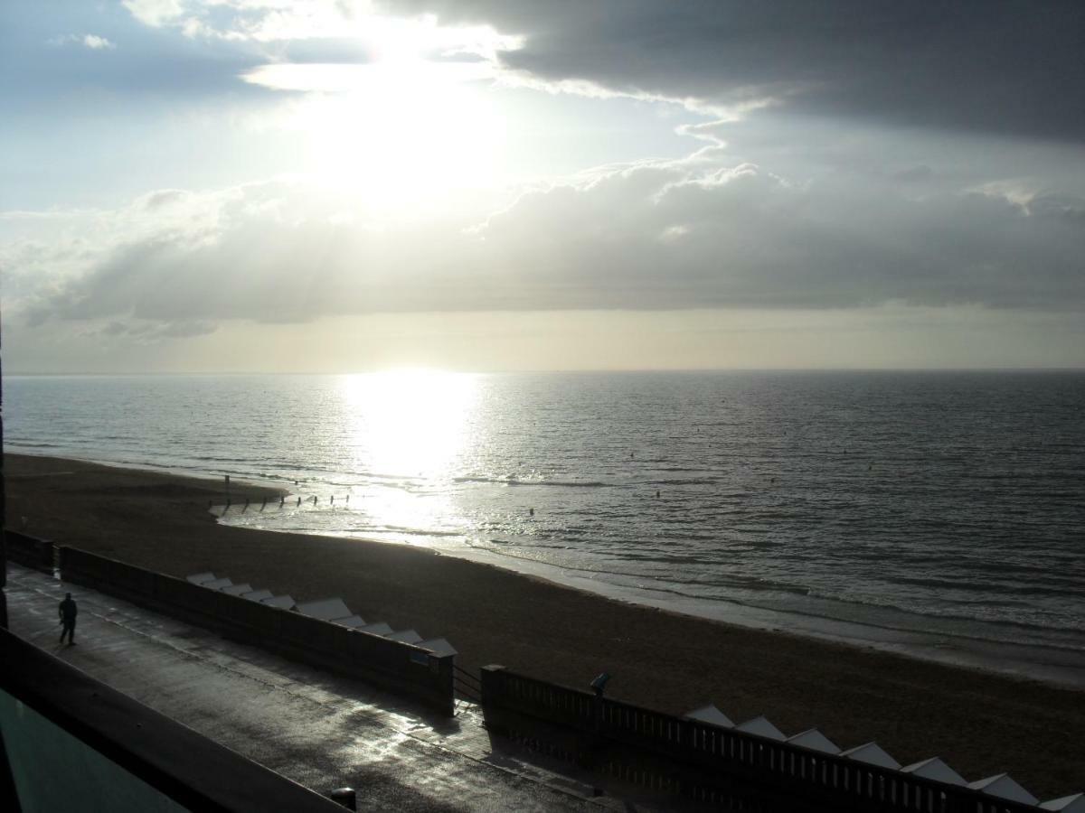 Cabourg Face A La Mer Exterior foto